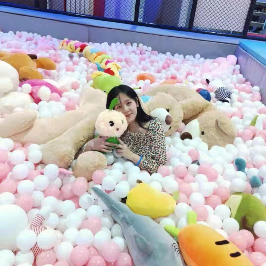 信诺博瑞汽车 红