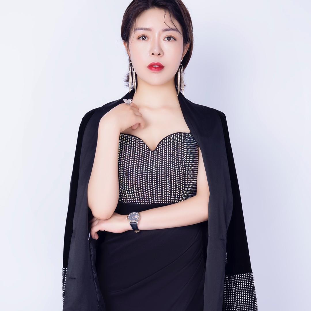 南召烫发专家周静