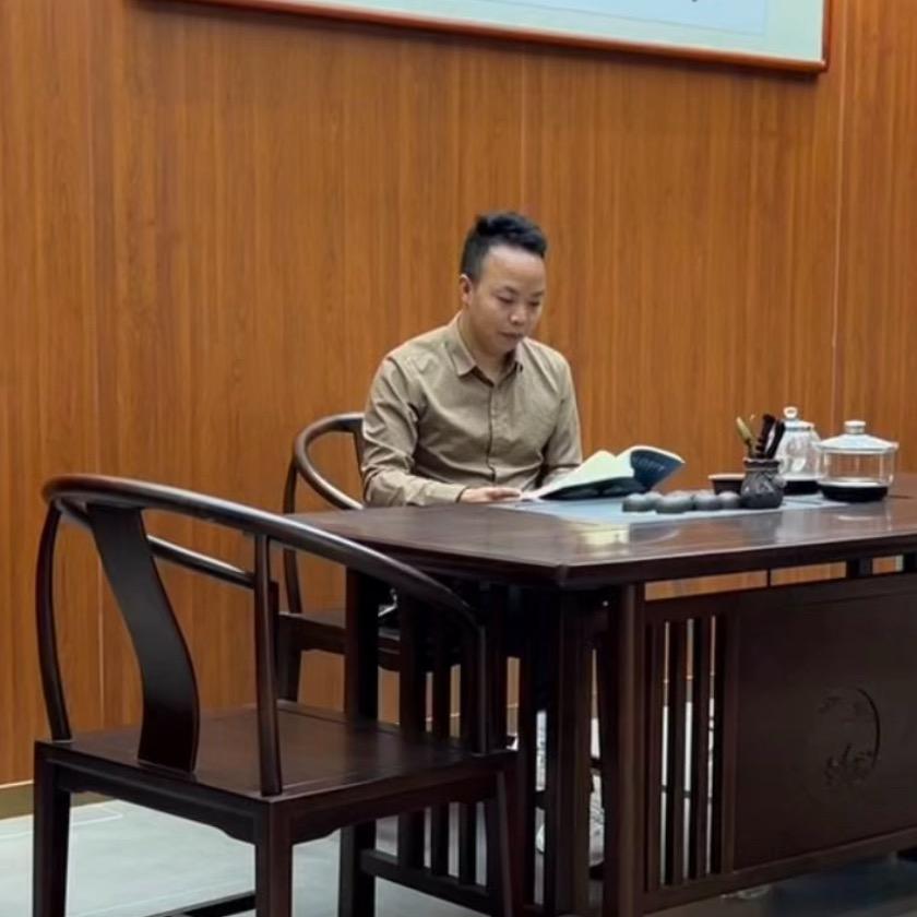 杨均隆