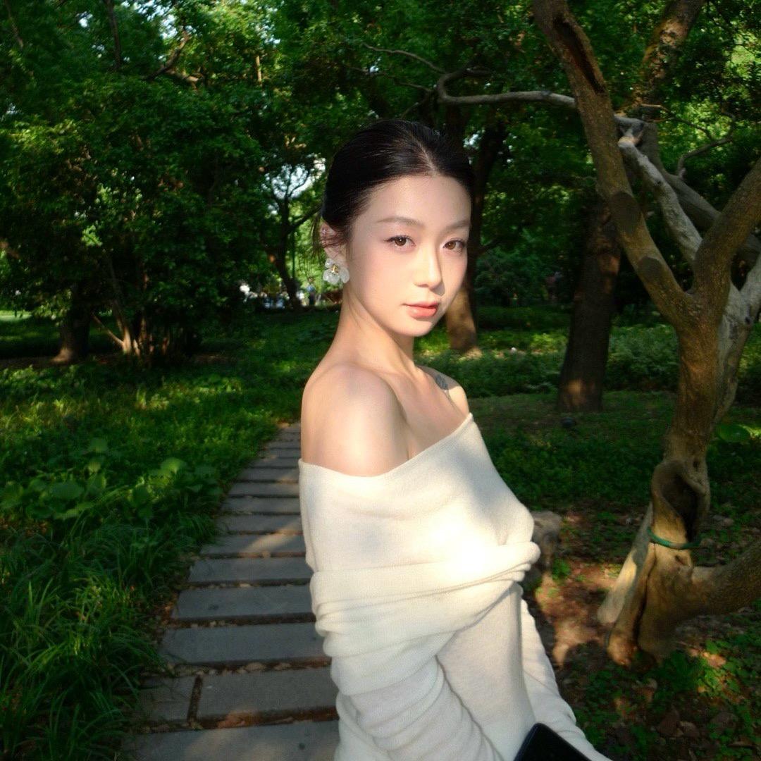 巴黎化妆师梦婷