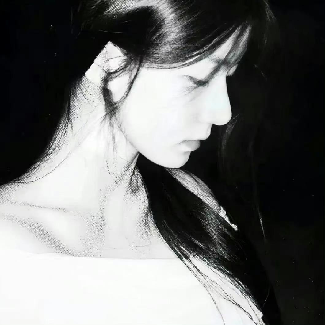 一本名叫半岛铁盒