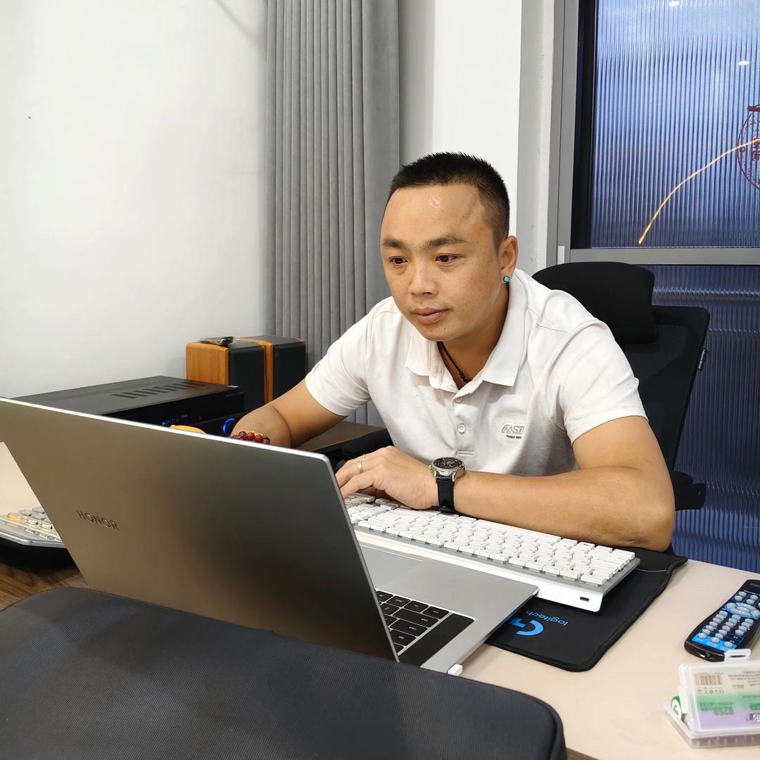 卖瓷砖的小袁哥哥