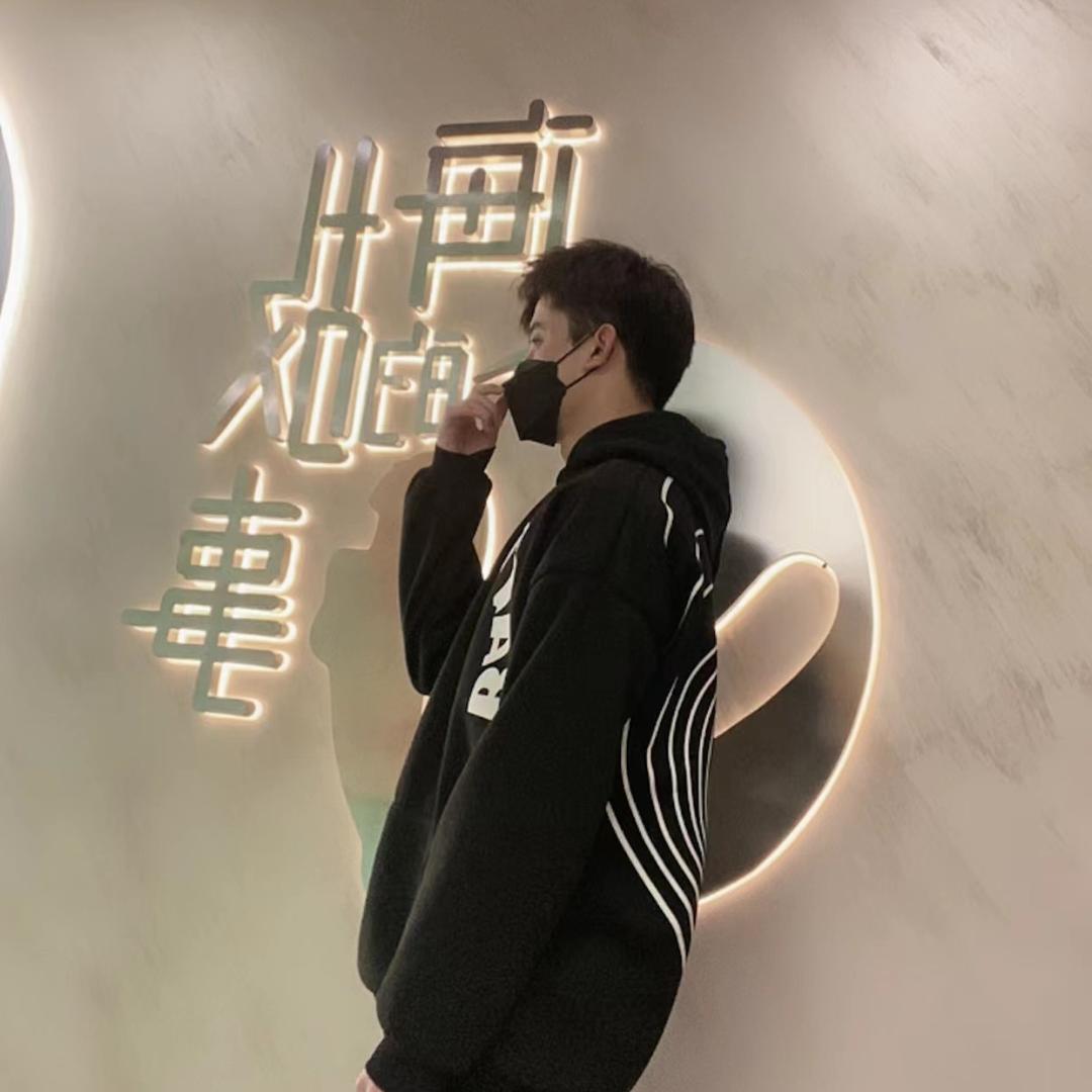 雨霏.