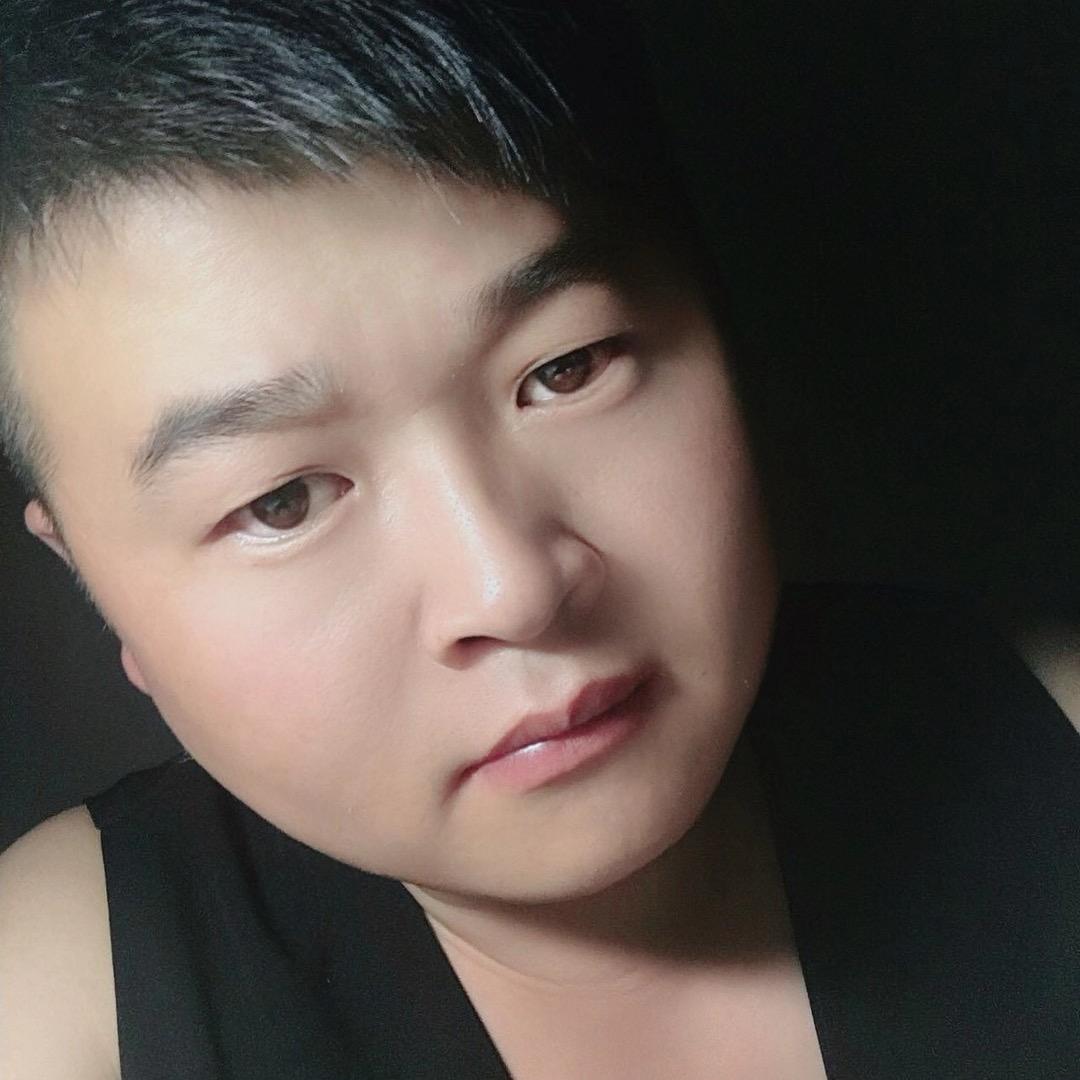 天下，谁人不识君