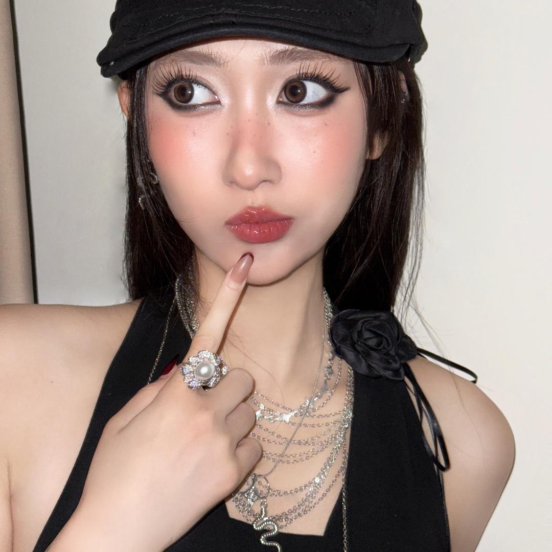 小H
