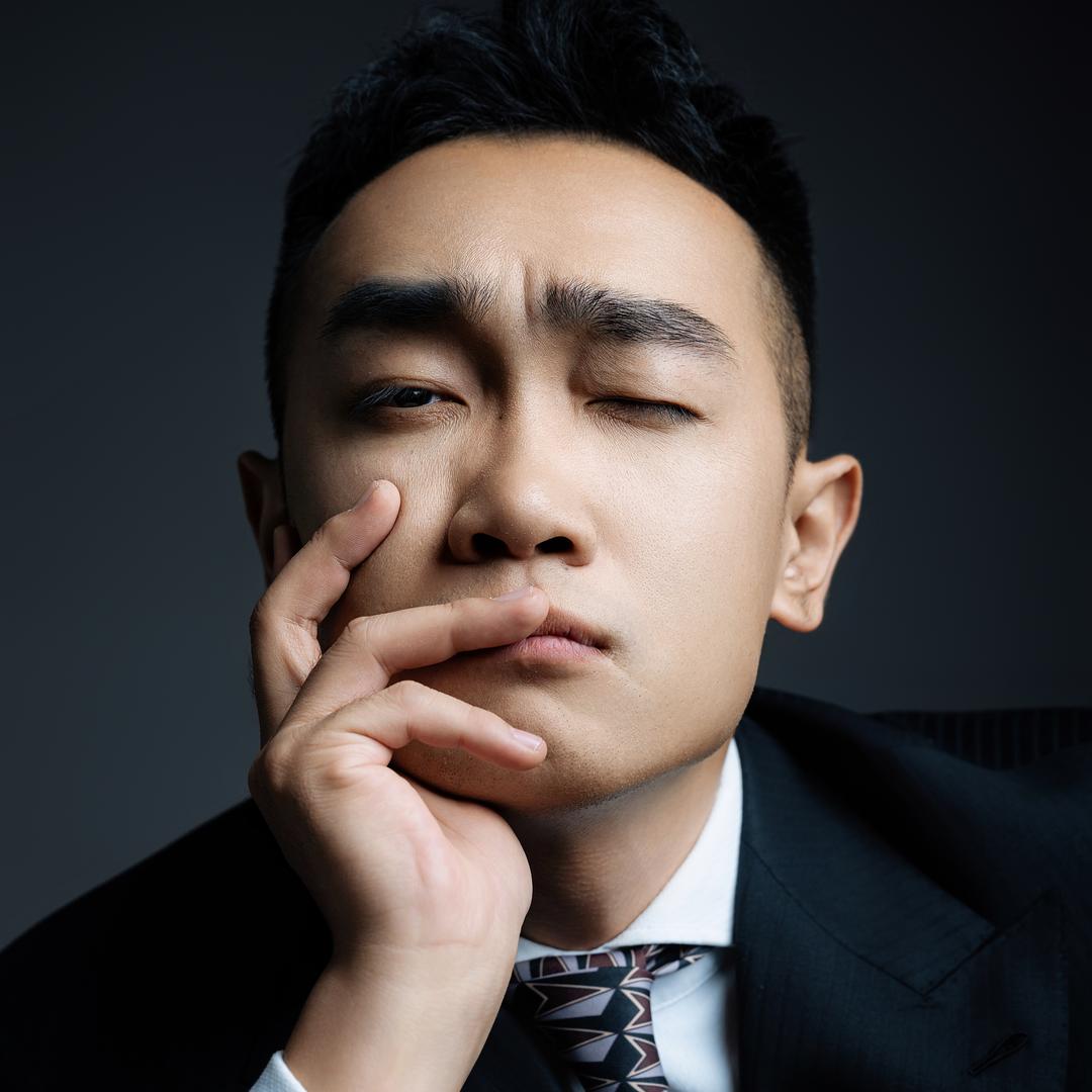泯铮呐