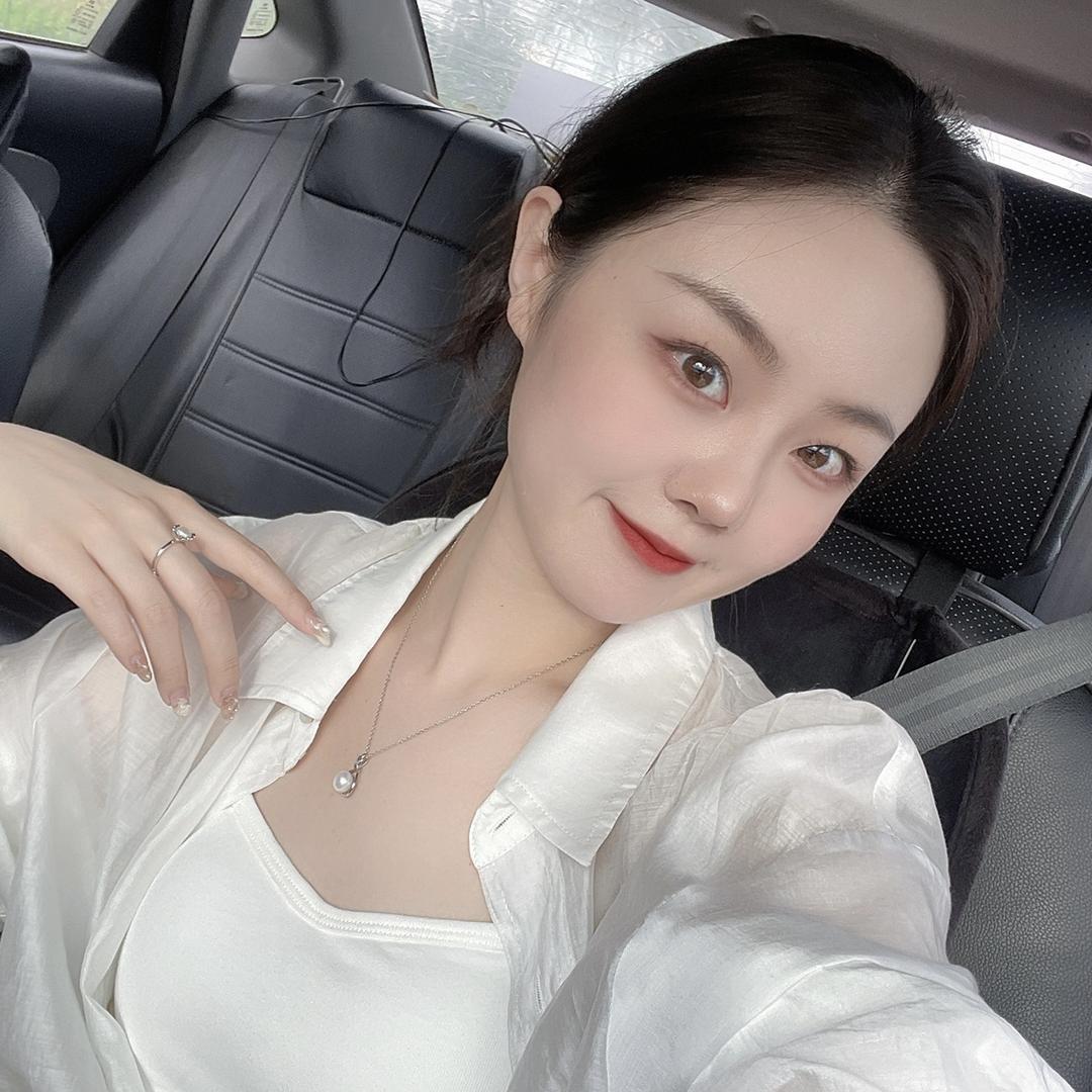 抚顺白小白. 亮莊内衣 武功街店