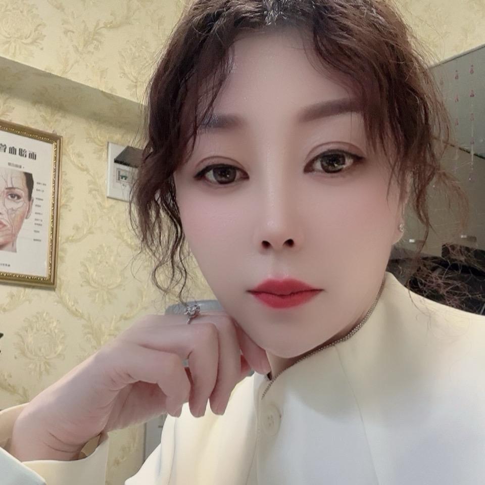 丫丫网红美甲店