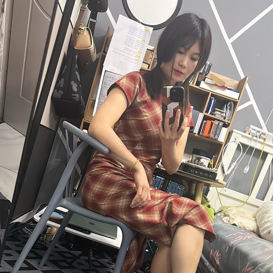 @江辣辣.