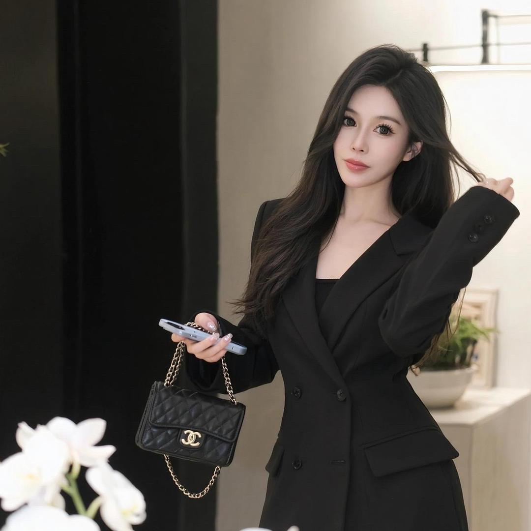 Lady  .  常