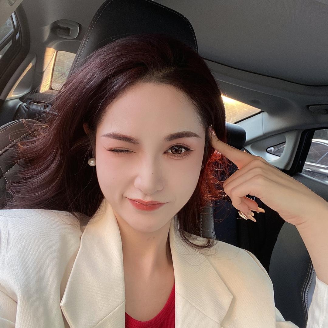 伊人女装穿搭-