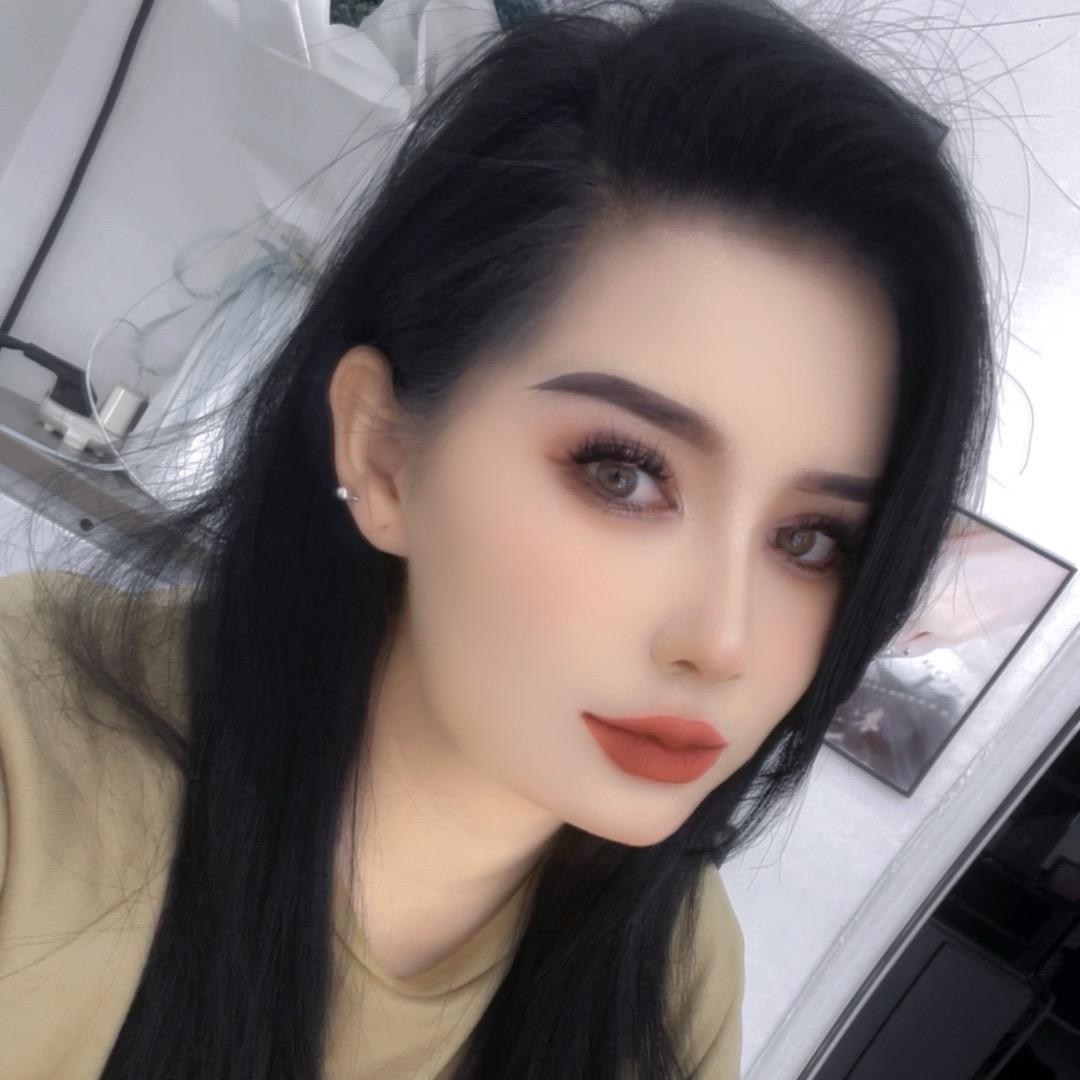 英吉沙县米合热阿依化妆师