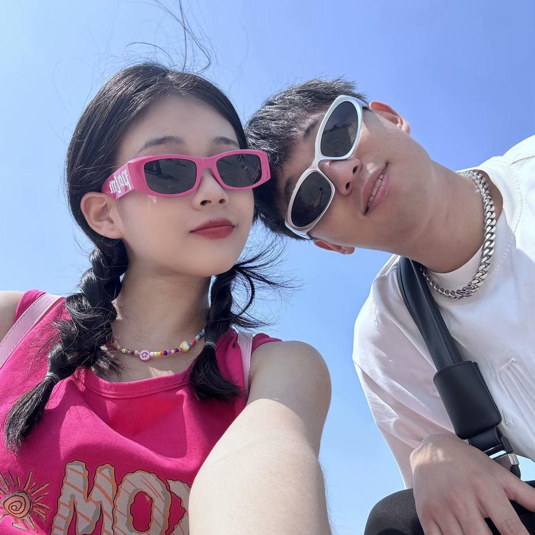 GHD.         🕷️