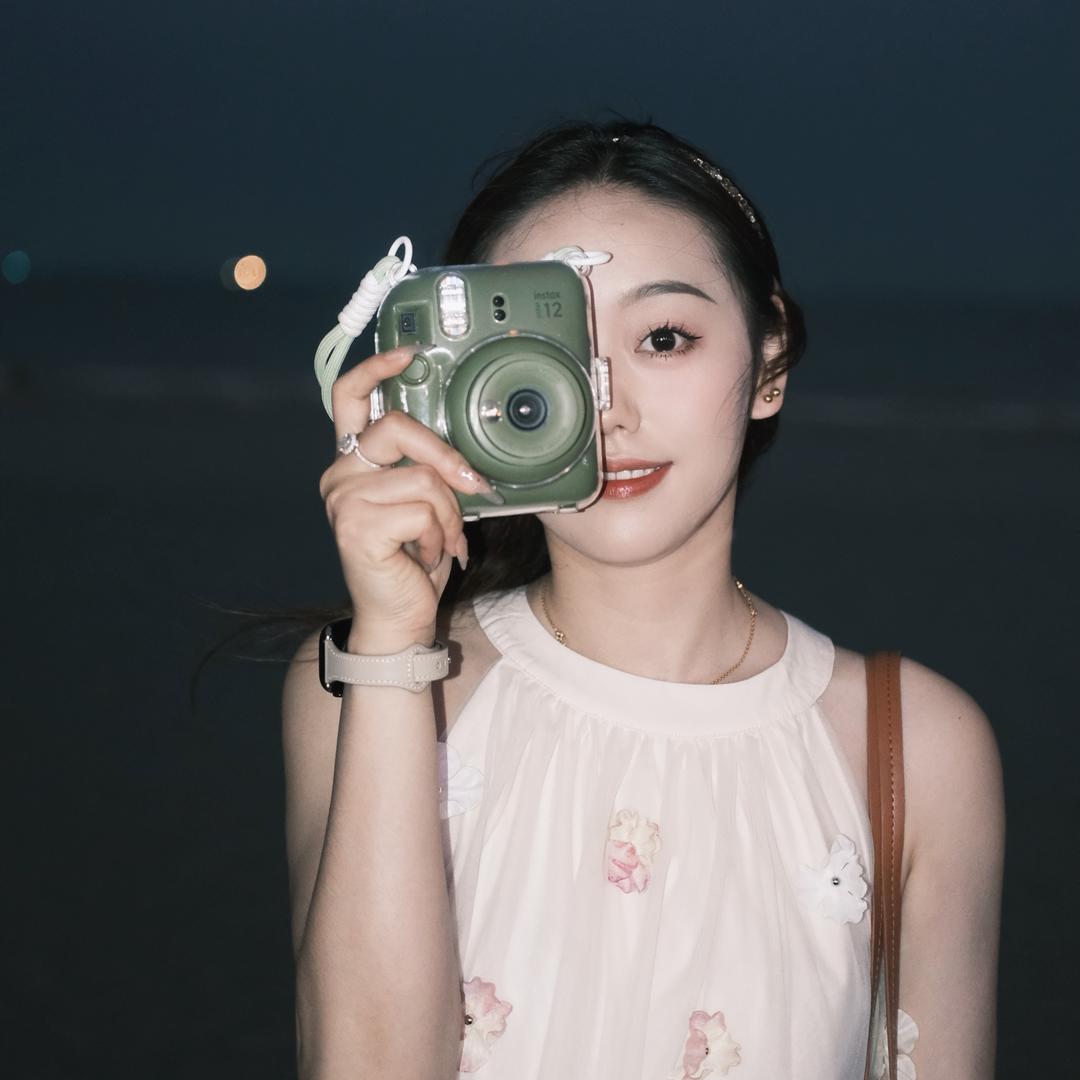 🍓草莓味的西瓜妞🍉