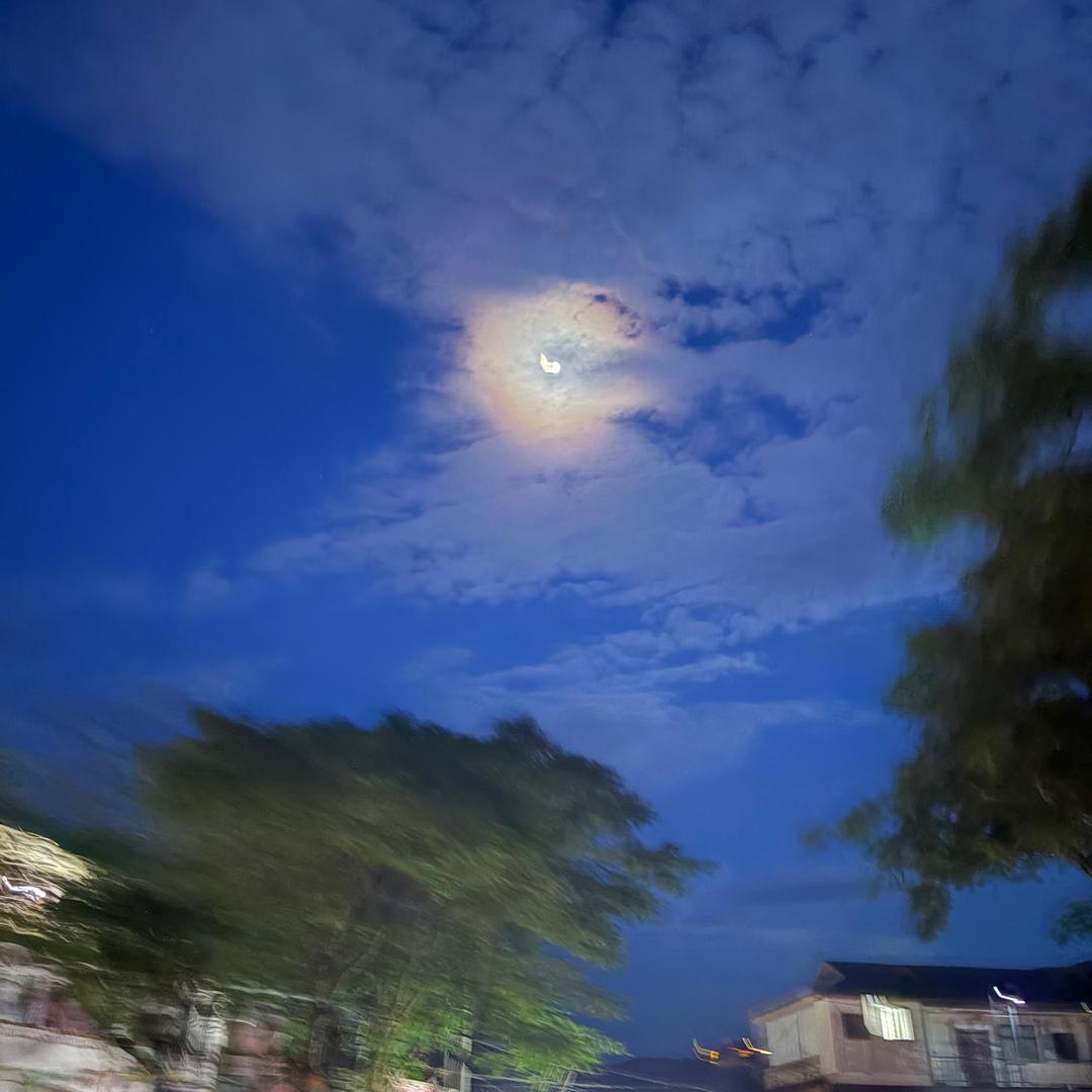 轻舟已过万重山