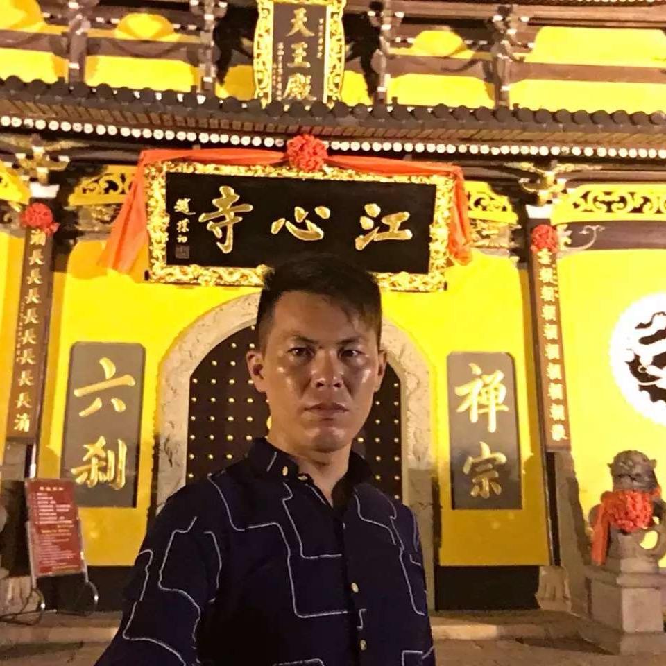 可爱小男孩