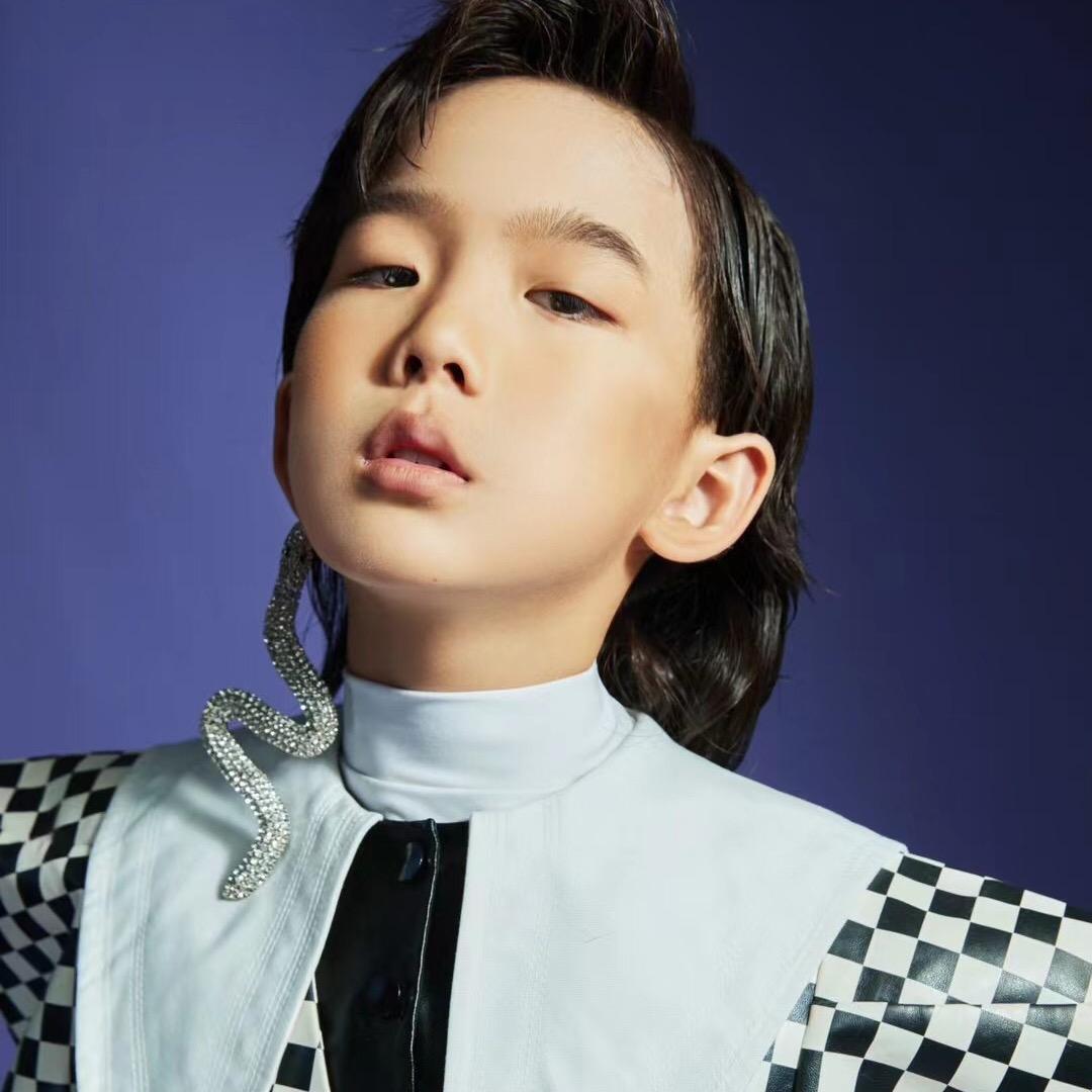 小粘粘Eason