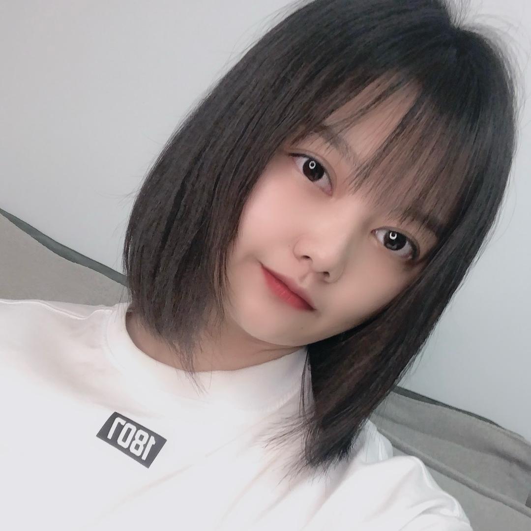 小璐璐（全网最美店主）