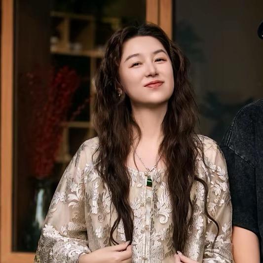 尤加莉（穿搭分享）