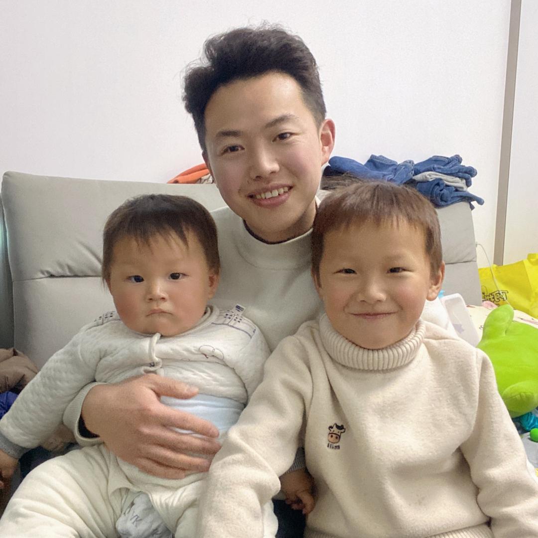 两个皮夹克的爸爸(分享版)