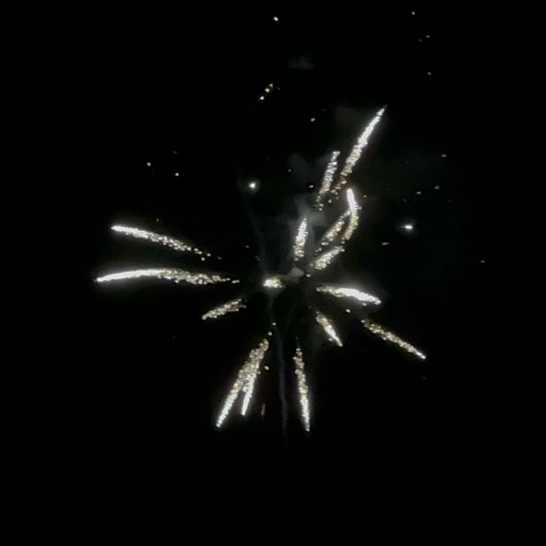 我去楼下买瓶水