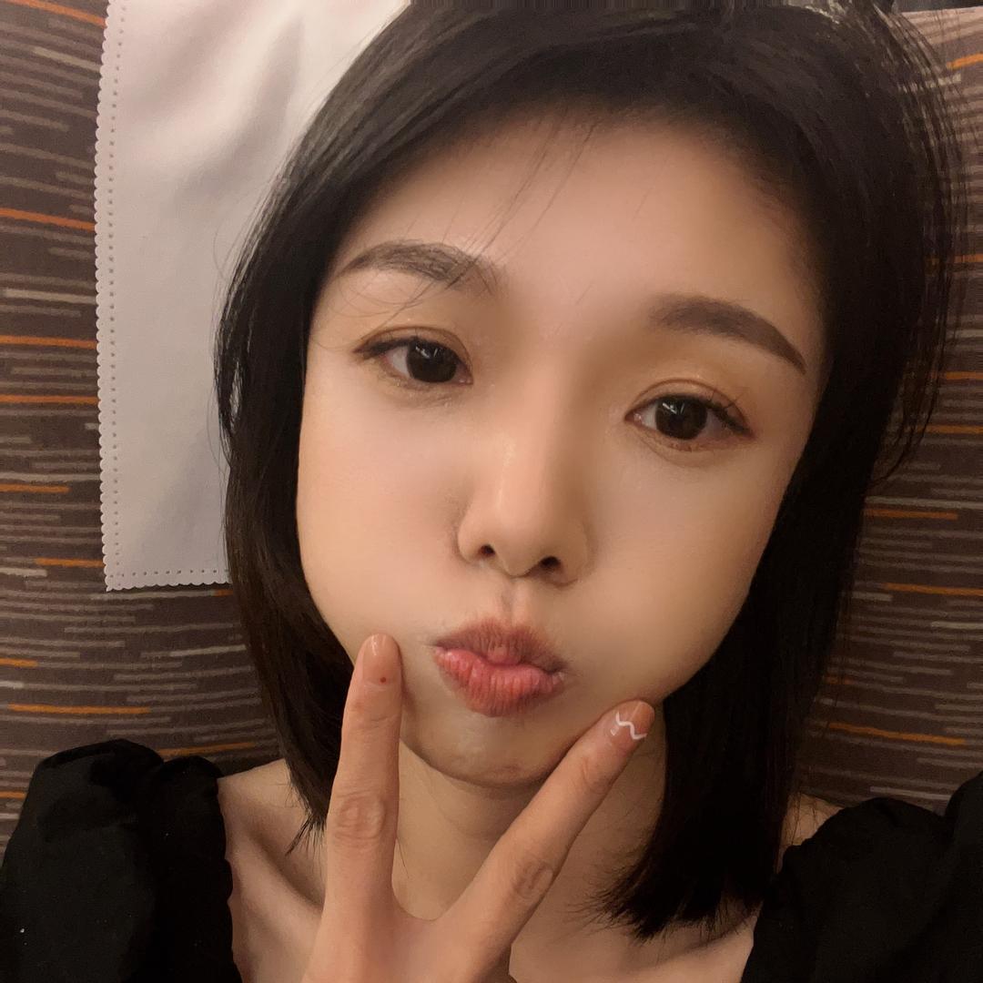 情子吃喝玩乐