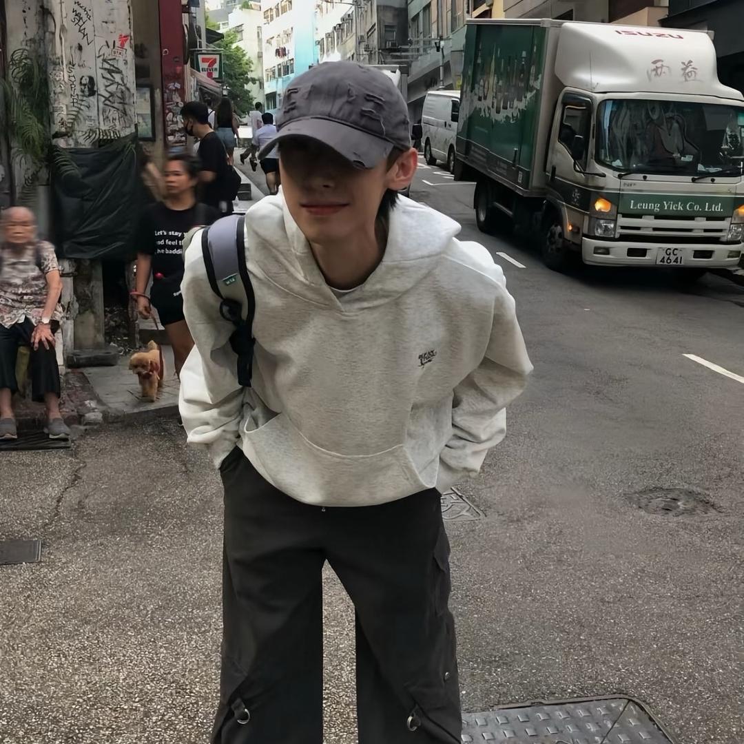 楼外的蒹葭头像