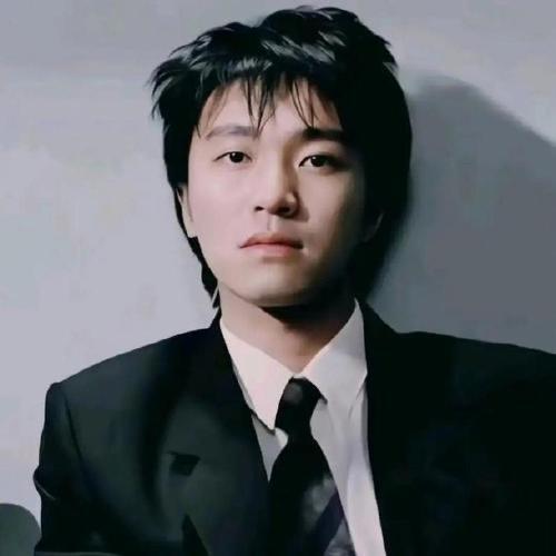 @卖火柴的小男孩🍀