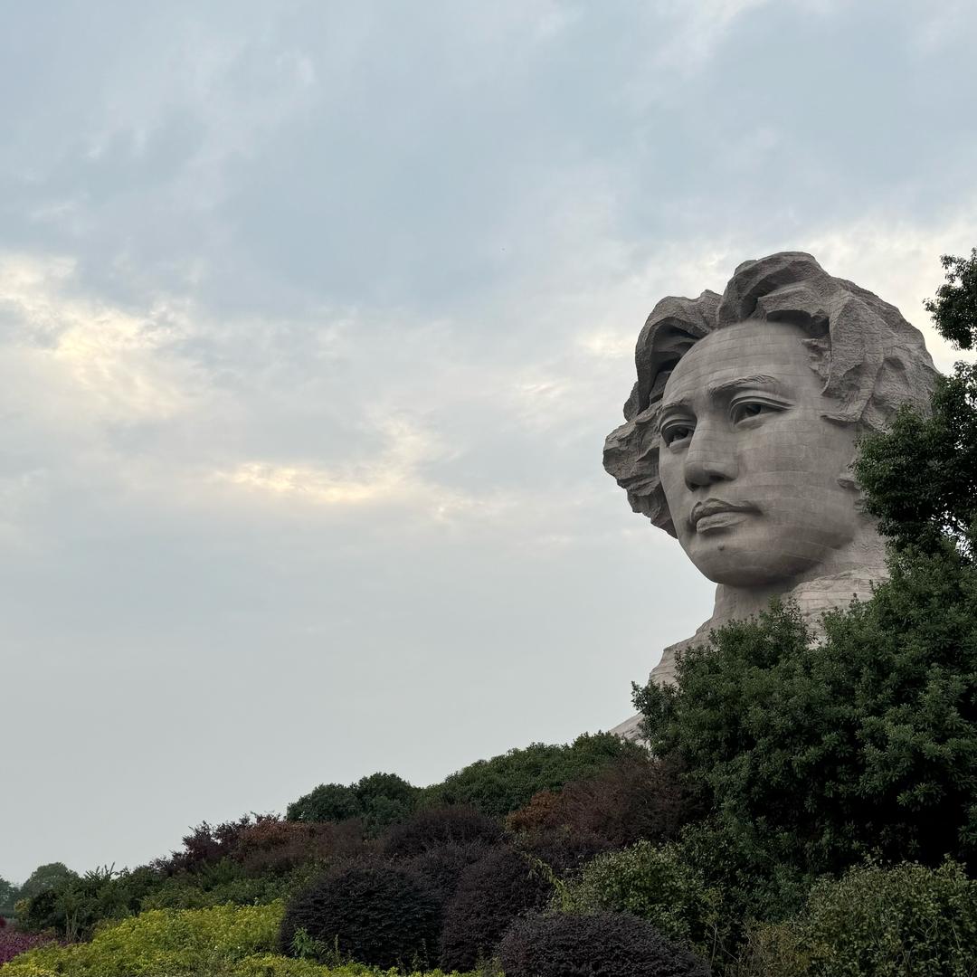 小城堡卖液晶电视屏幕