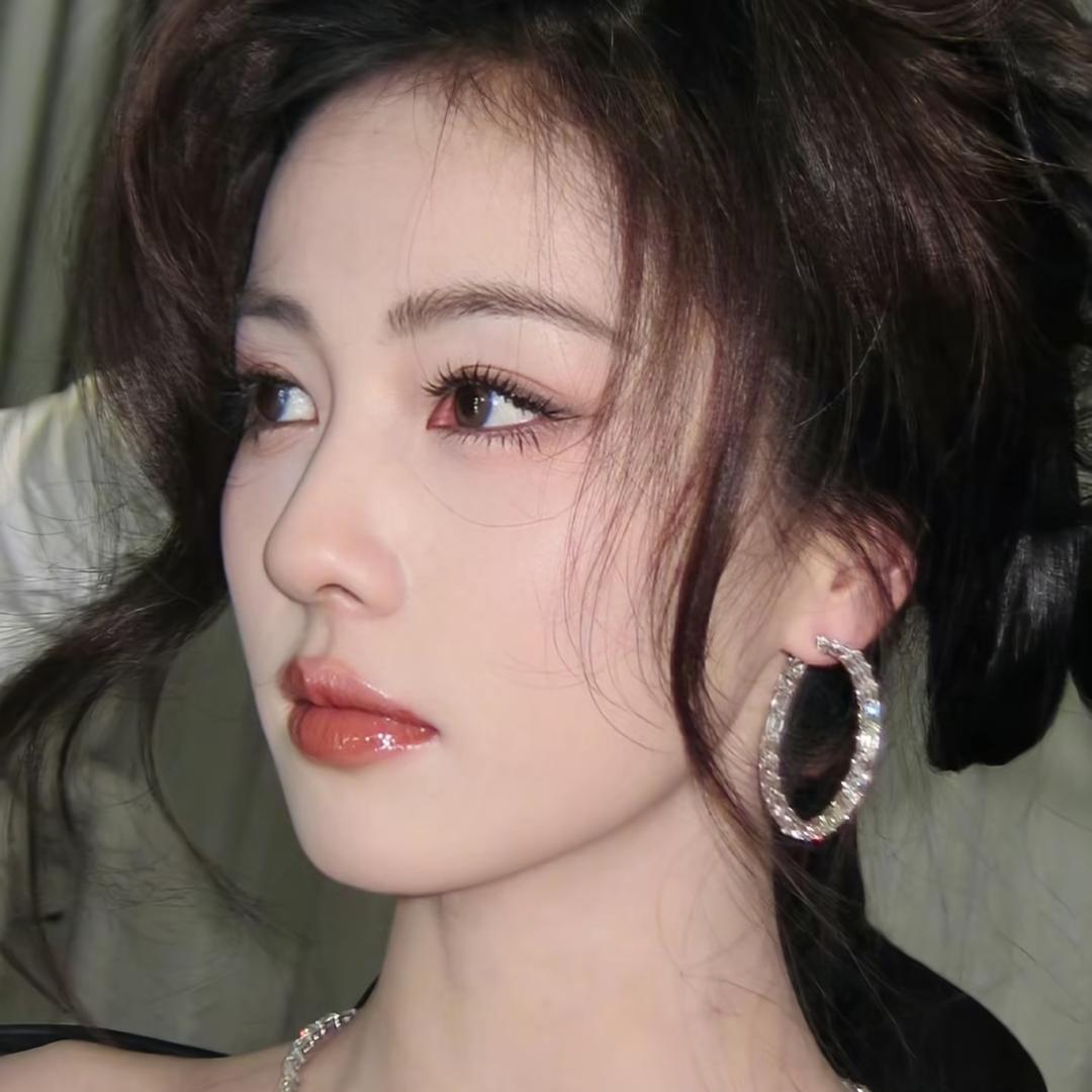张嘉琪.