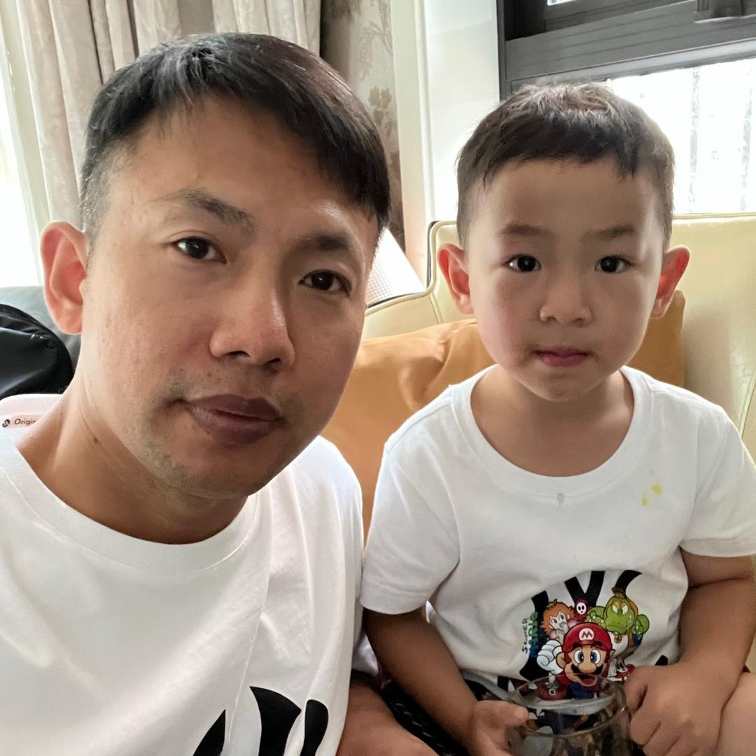 阁登地板工厂（老谭和小谭）