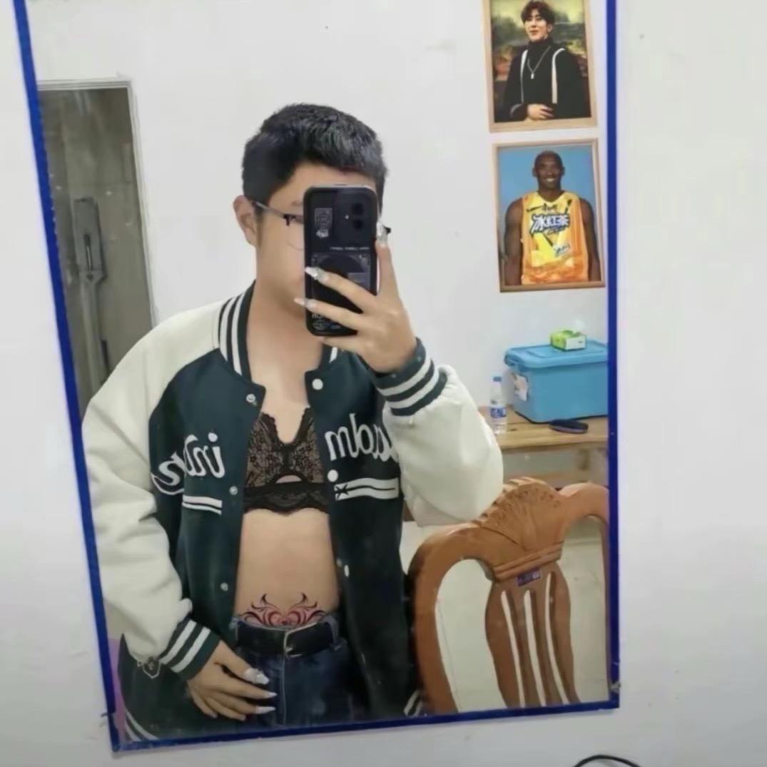 爱玩抽象 装0骗1被打成傻福