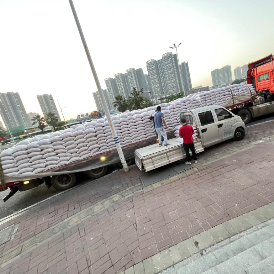 农家鲜米批发（合作摆地摊卖米买雷克萨斯）