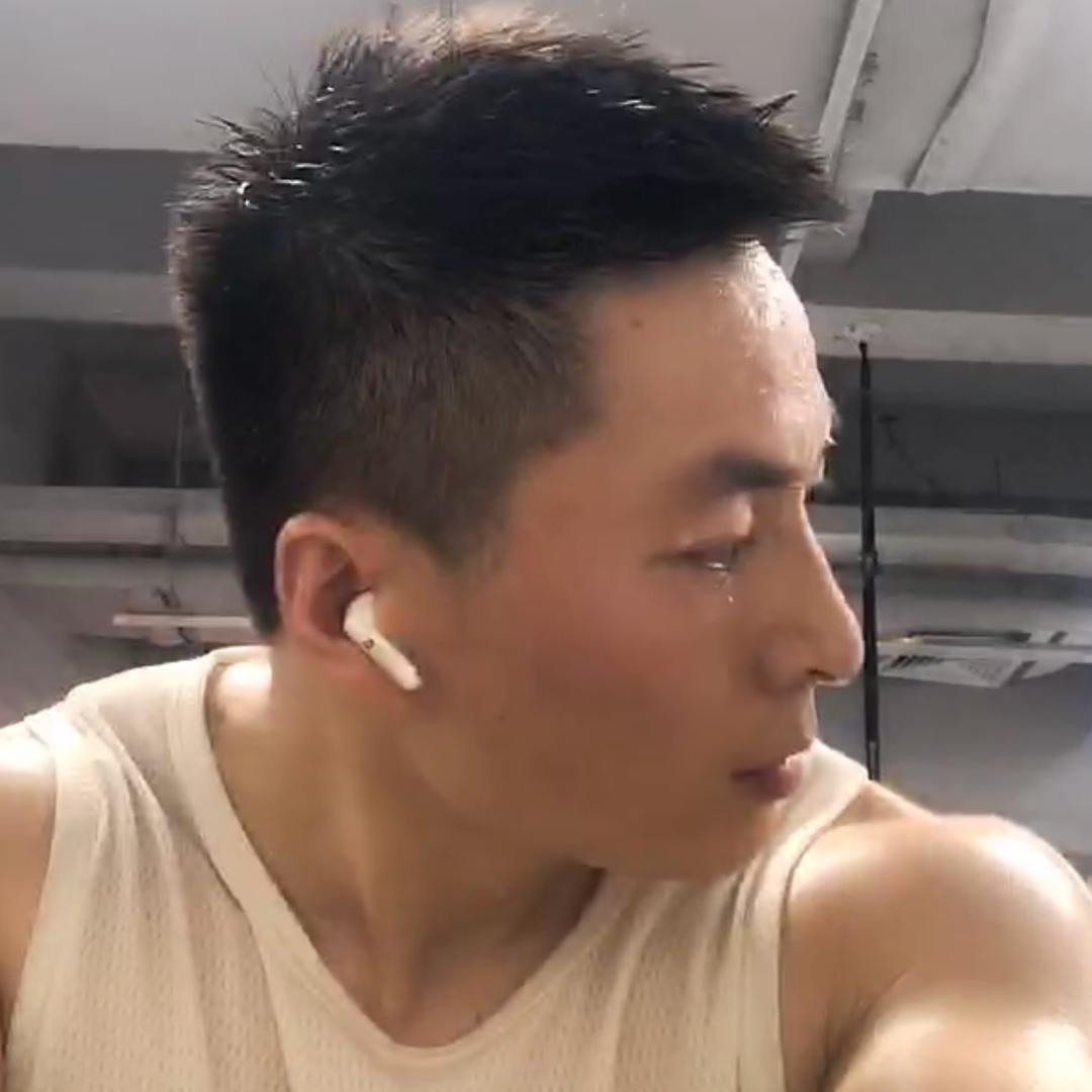 爱健身的橘子