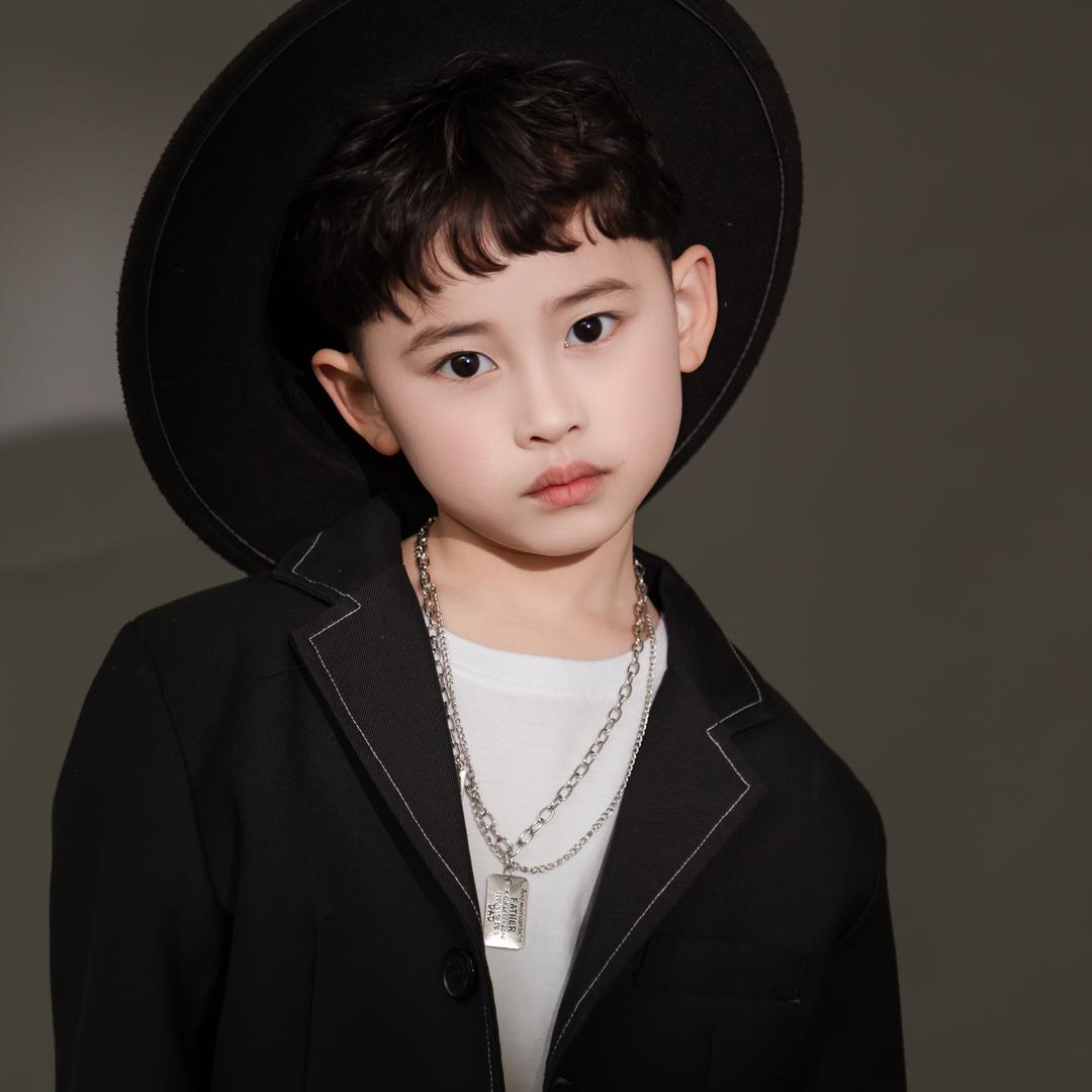 灏灏穿搭（分享日常穿搭）