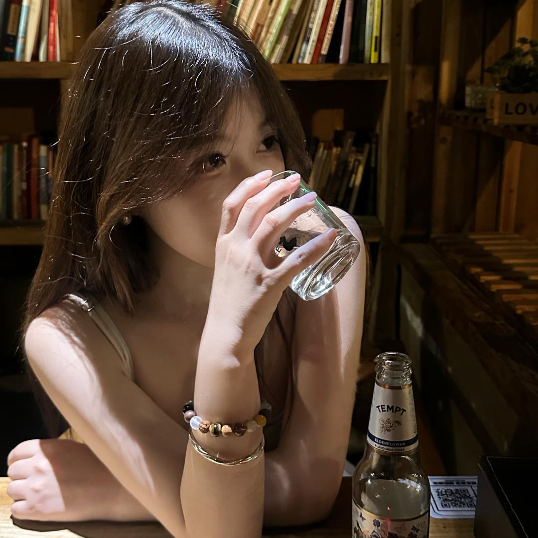 小妖.