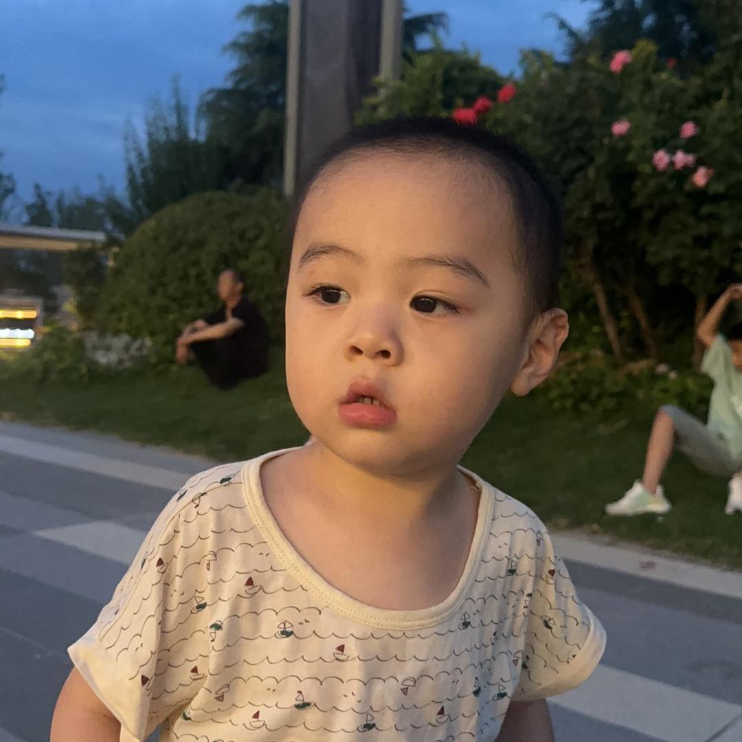 木子李，小哥