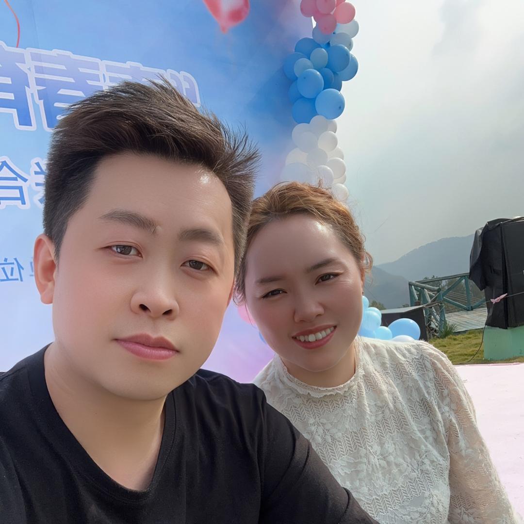 丰都种柑橘的小熊