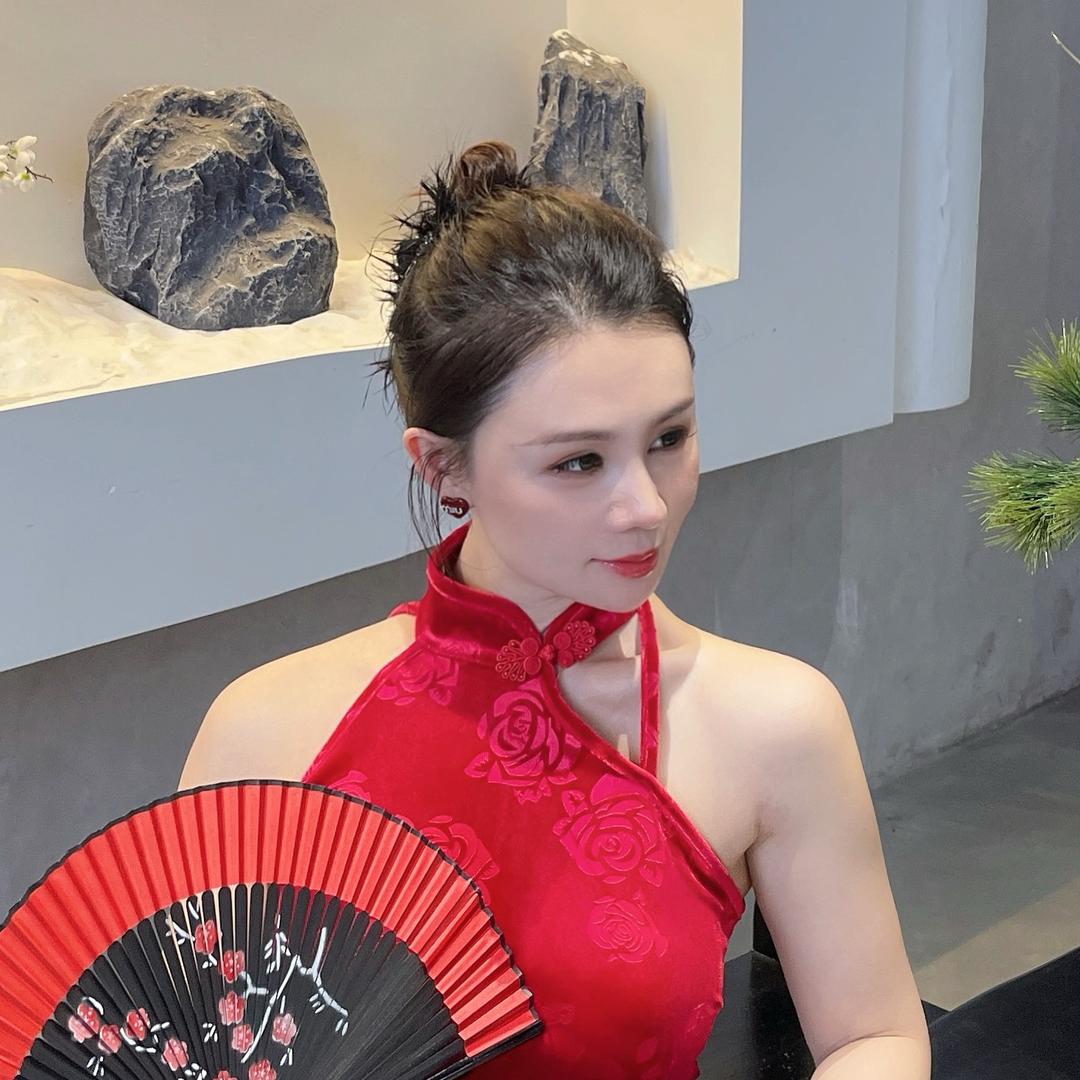 👸乔安娜_ Secret