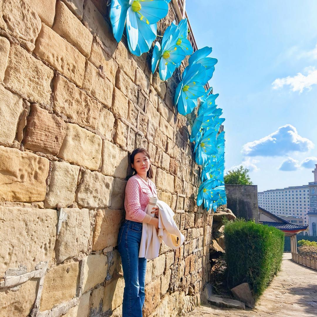 阆中市时光饰品店