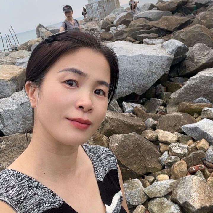 陈妾退下