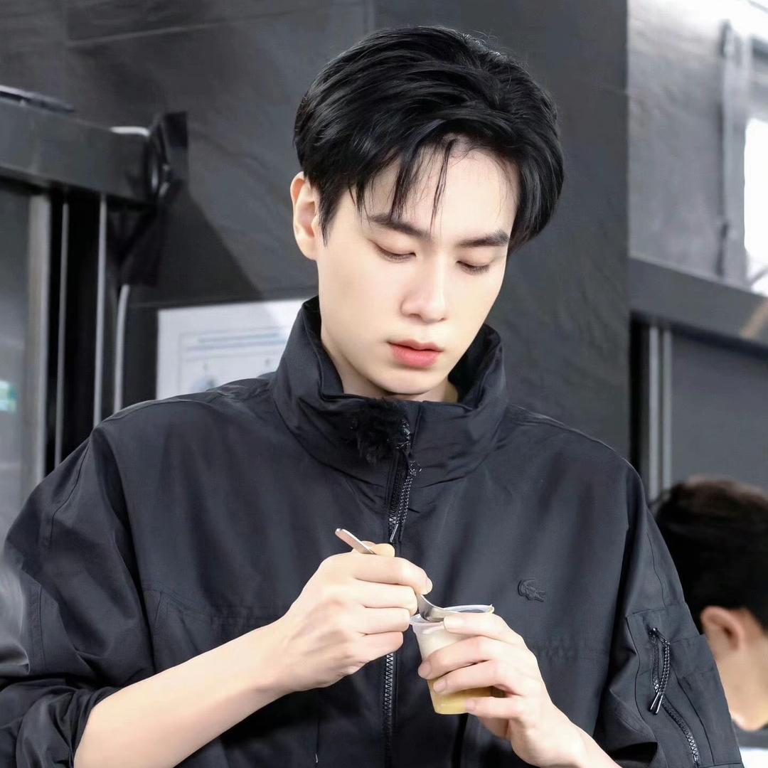 ◂ Z❄️♡⤾＂