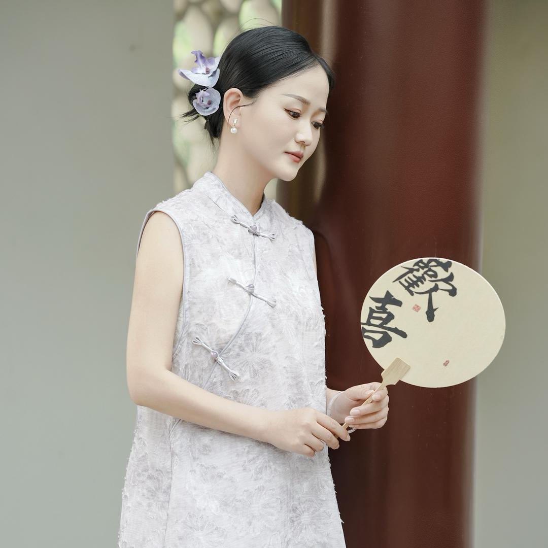 壮族姑娘(可约拍）
