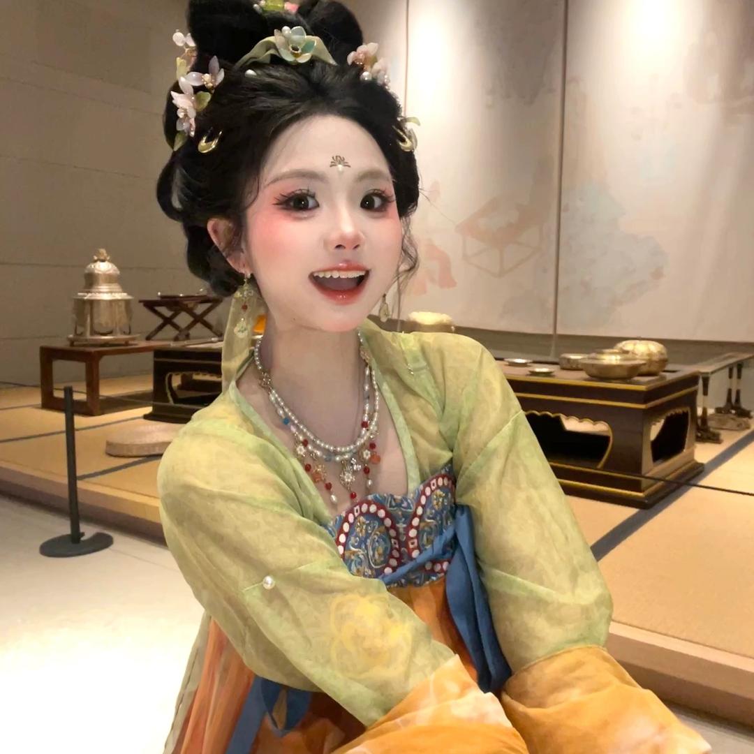 文文汉服妆造