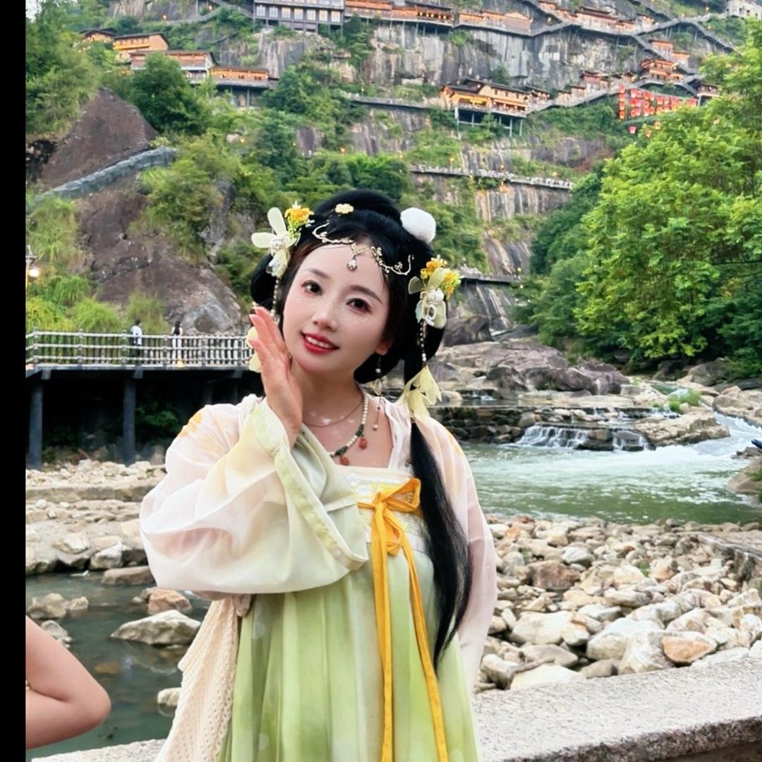 爱吃菠萝的小羊
