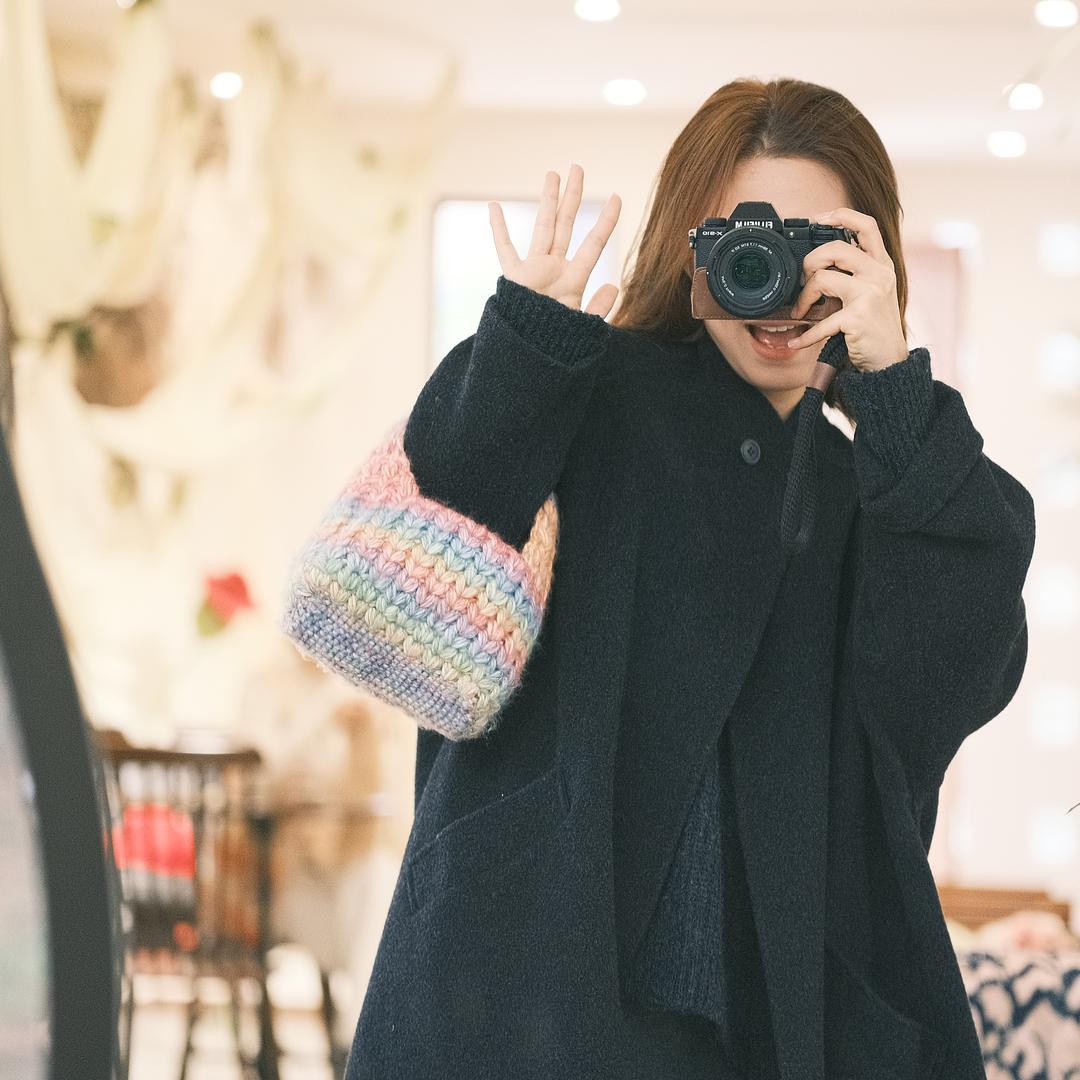 玩毛线的妍女士