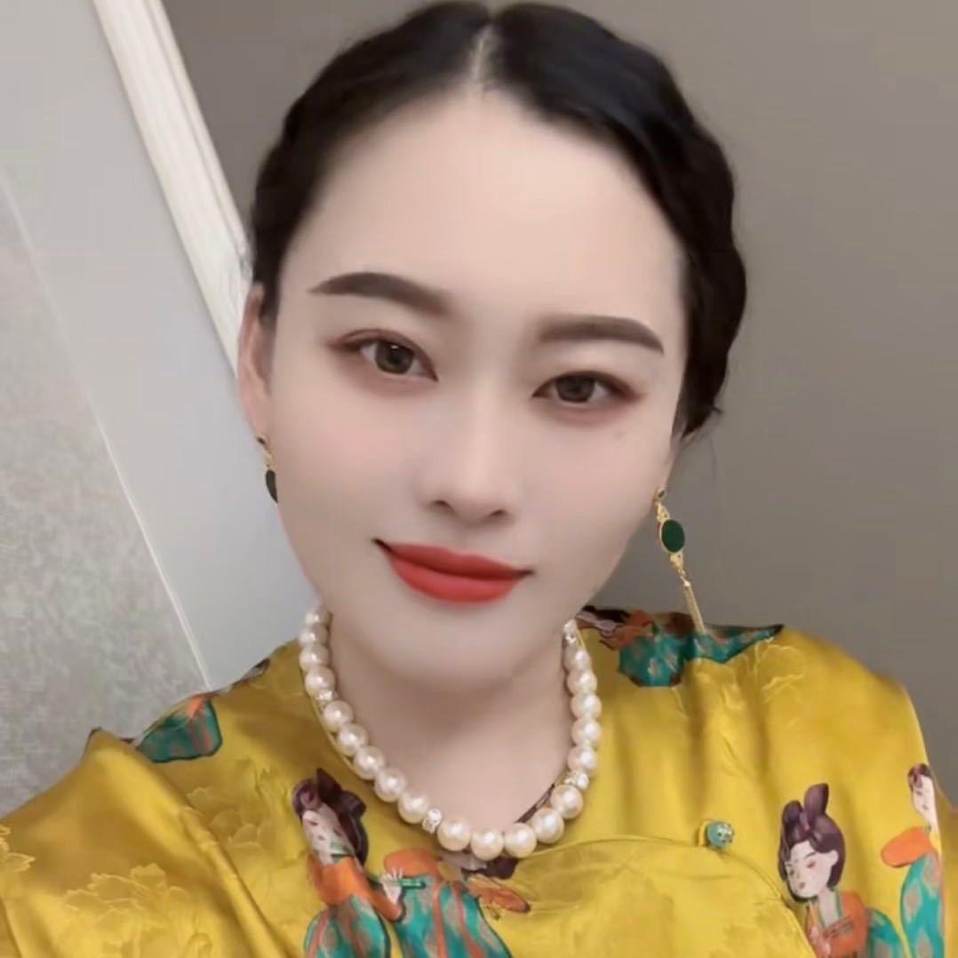 即墨市秀.泡泡糖服装批发小号