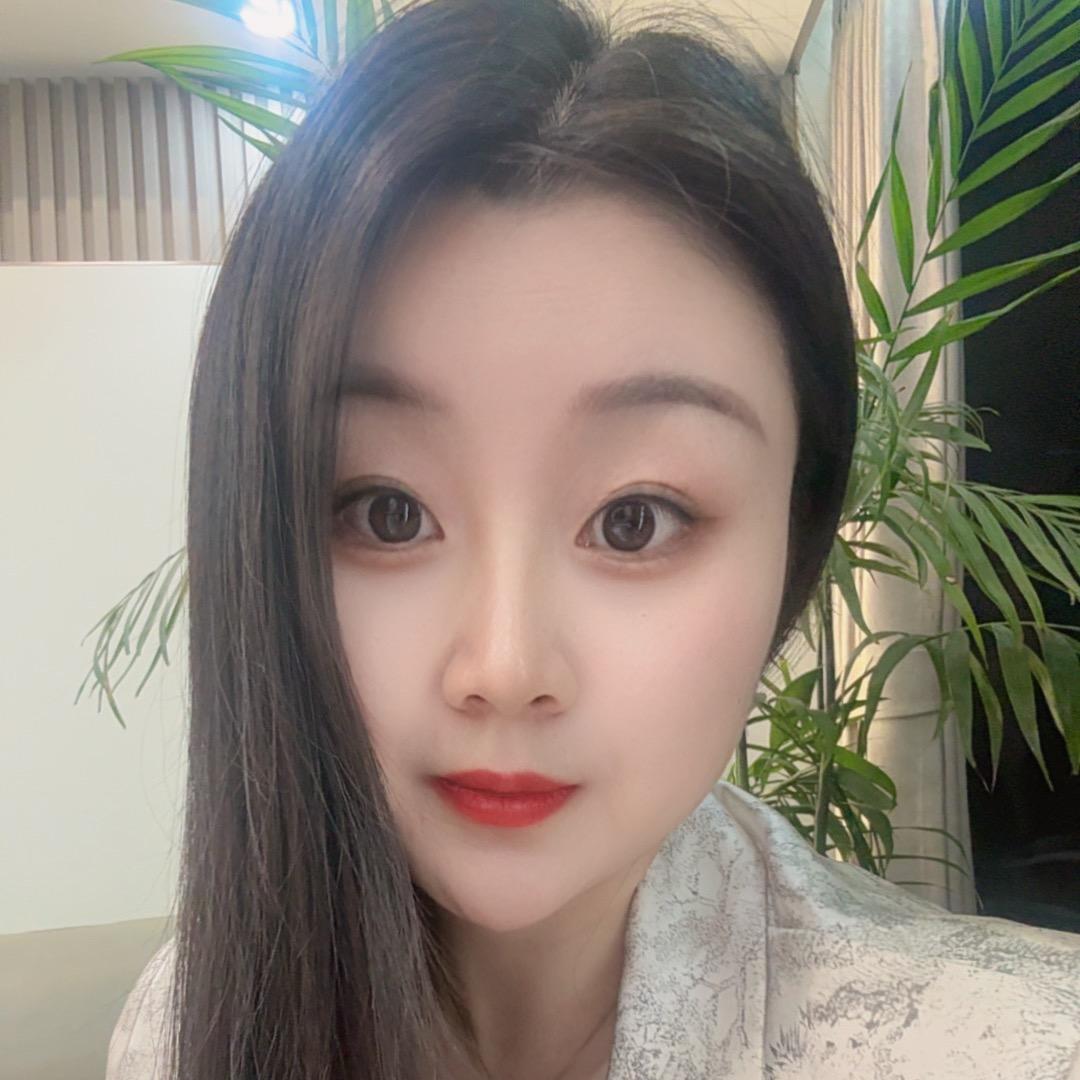 卖珠宝的小姐姐