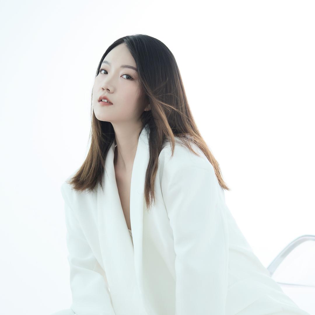 是小满的美少女妈妈呀