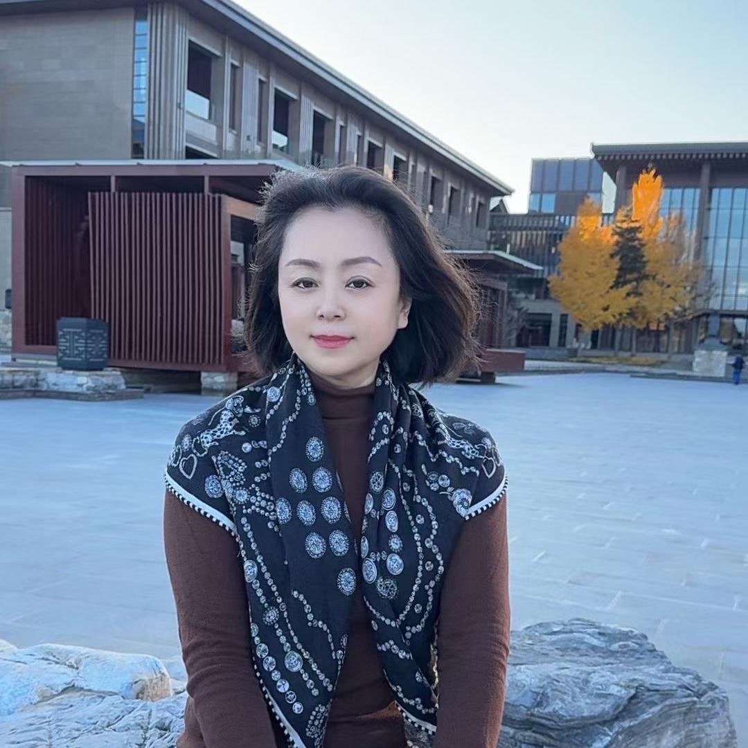 吉亚西女装工厂店